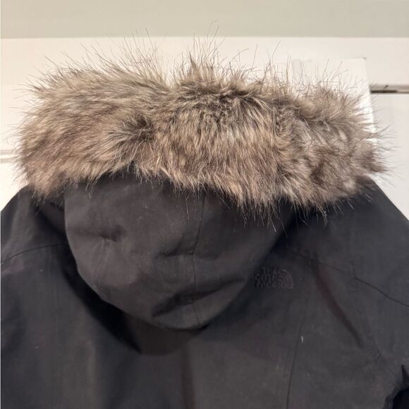 NWOT The North Face Women’s parka - Picture 5 of 12
